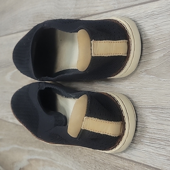 UGG Sammy Black Knit Slip-On Sneakers Size 7 - Picture 4 of 5